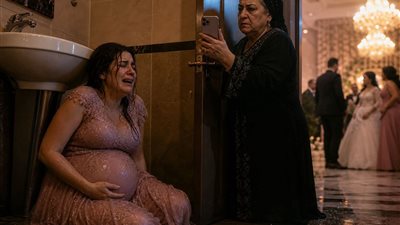 حماتي حبستني في الحمام