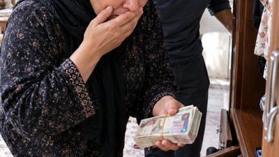فلوس مرات ابني حكايات زهرة حصري
